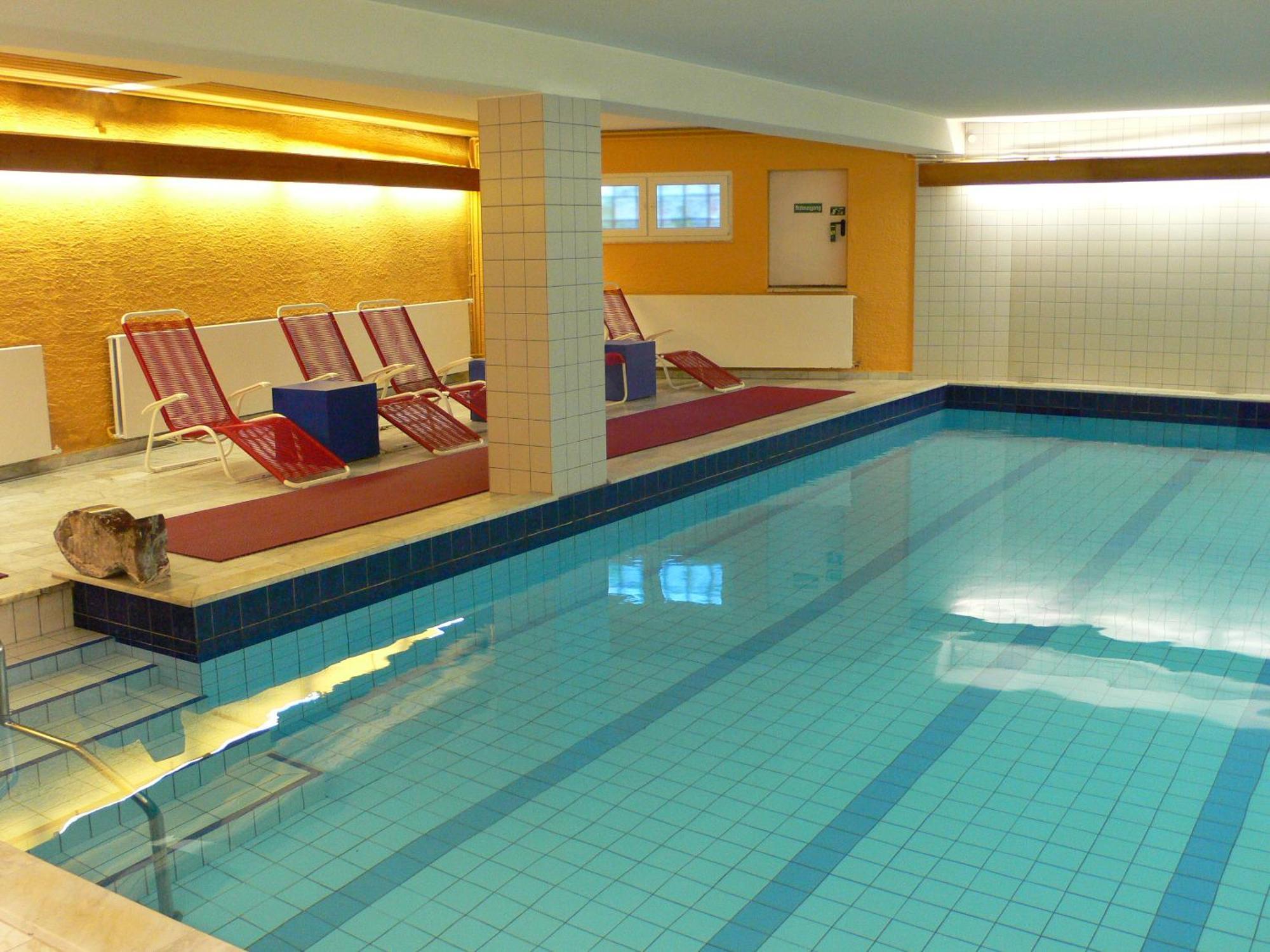 Hotel Meran Hallenbad&Sauna Saarbrücken Exterior foto